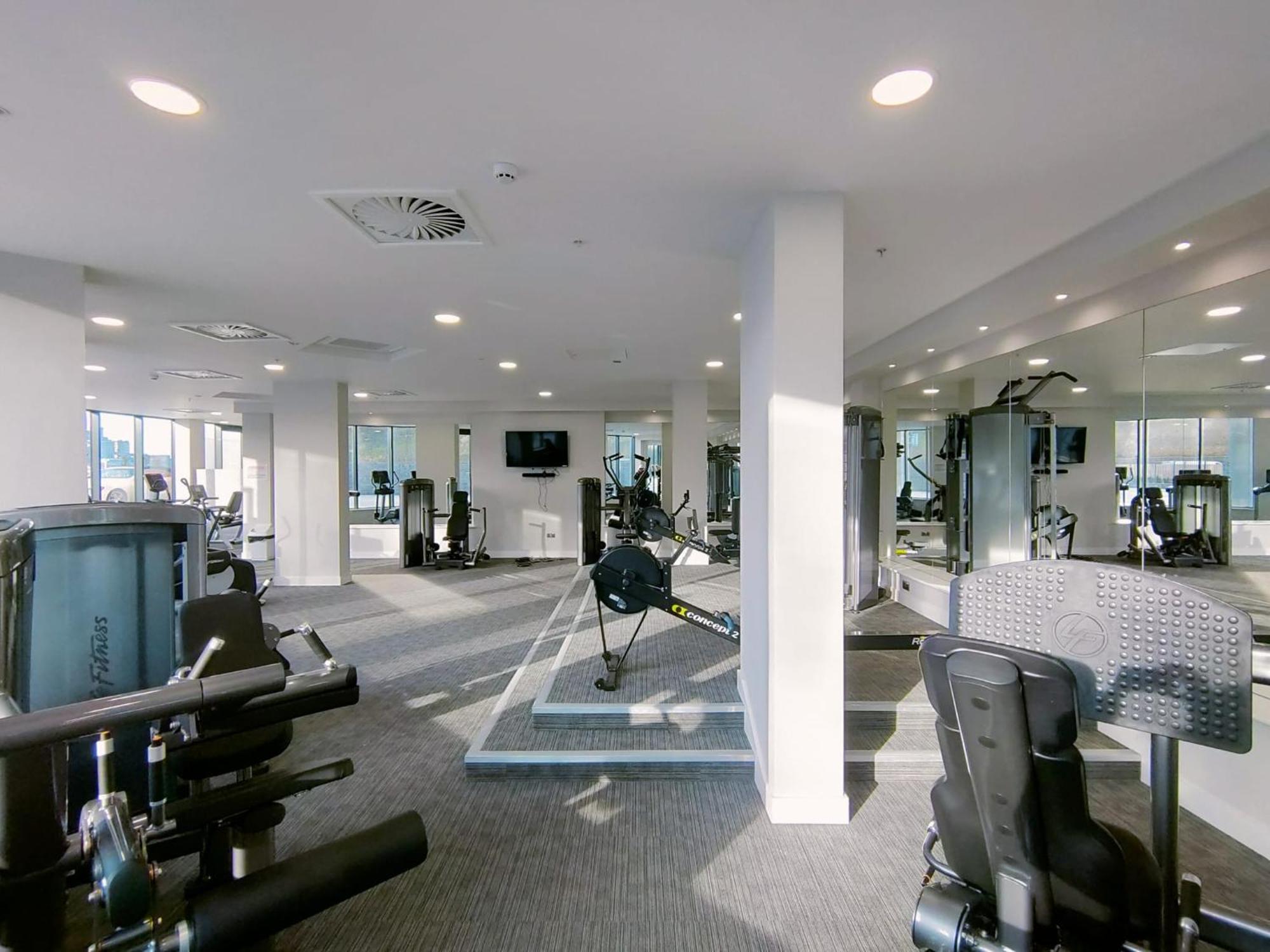 Snuggle Inn - Riverside Apartments - Views Over Looking London River Thames, Close To O2 Arena, London Excel, London City Airport, Thames Clipper- River Boat Service, Woolwich Ferry, Onsite Parking, Twin Room Option Available المظهر الخارجي الصورة