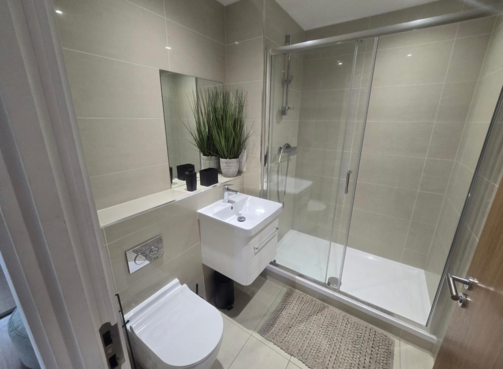 Snuggle Inn - Riverside Apartments - Views Over Looking London River Thames, Close To O2 Arena, London Excel, London City Airport, Thames Clipper- River Boat Service, Woolwich Ferry, Onsite Parking, Twin Room Option Available المظهر الخارجي الصورة
